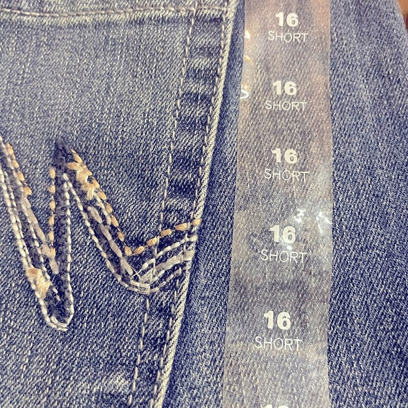Maurices Blue Boot Cut Jeans with Contrast Stitching - Picture 3 of 4
